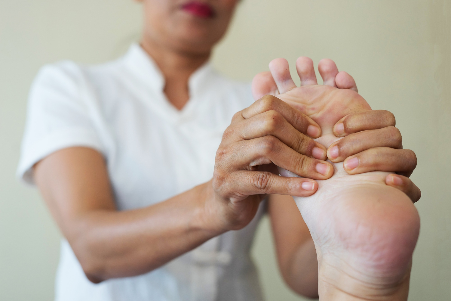Managing Diabetic Neuropathy in Arlington Without Losing Mobility